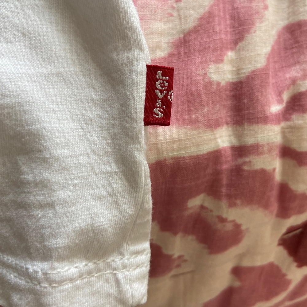 Levi’s Women’s t-shirt | Size M - Picture 6 of 8